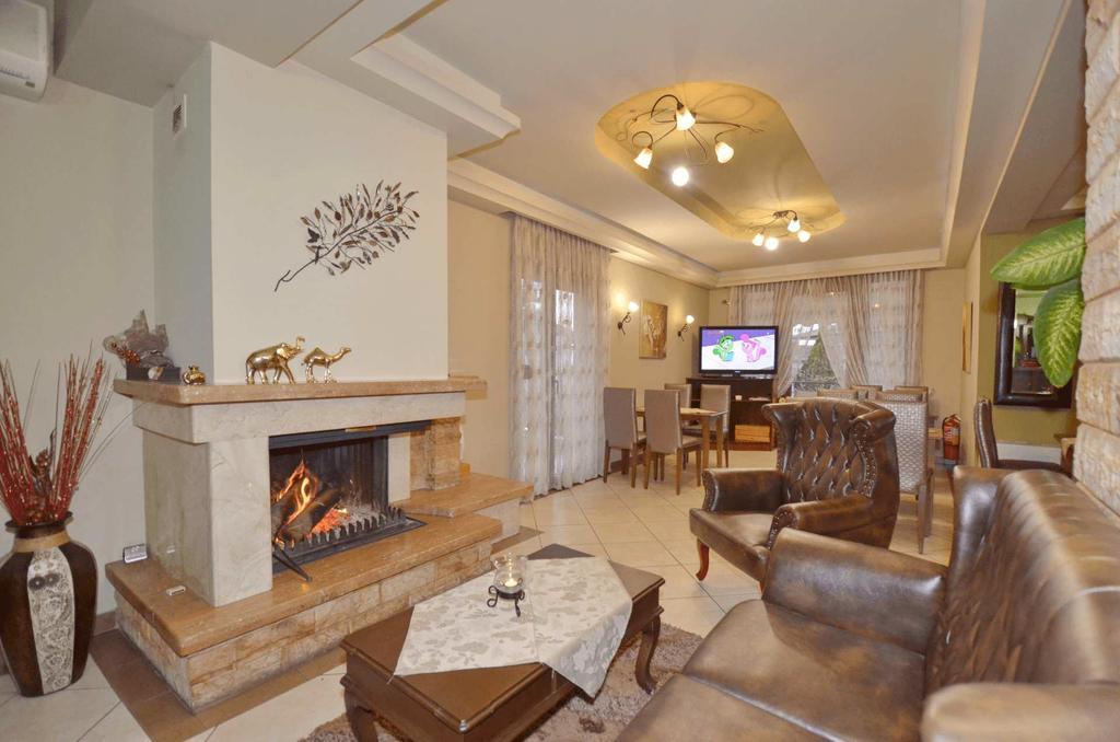 Hotel Philippion Káto Loutrákion 외부 사진